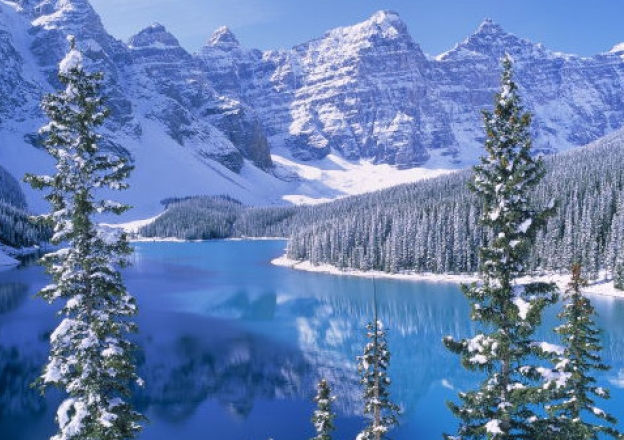 Winter in Kanada mit See und Schnee